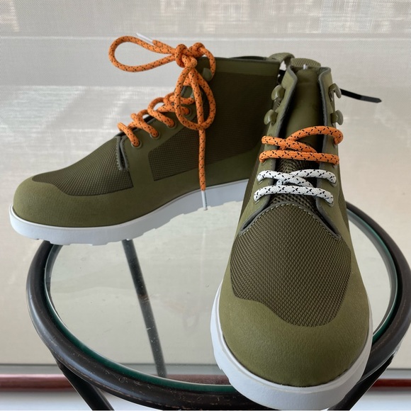 Native Fitzroy sample bootie in great military green colour. Sample size 7 women - Picture 4 of 7